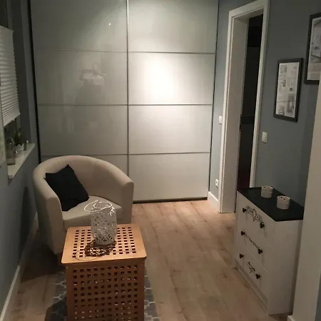 In Babelsberg Ein Ganzes Dachgeschoss Mit Sonnenterrasse In Unserem Haus! Homestay *