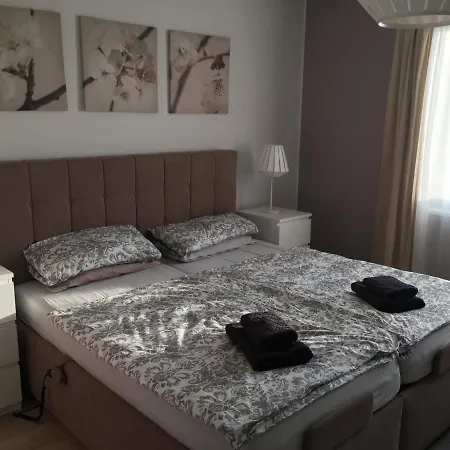 In Babelsberg Ein Ganzes Dachgeschoss Mit Sonnenterrasse In Unserem Haus!